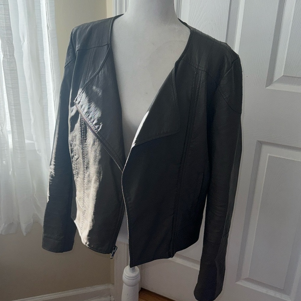 GUC BB Dakota Olive Green leather moto jacket M (8-10)